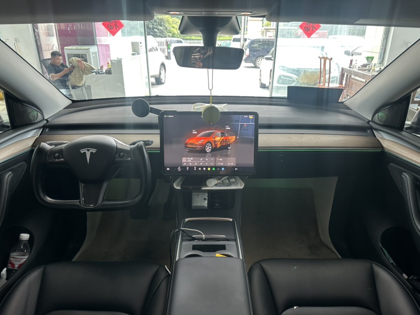 Tesla Model Y 2023 #9 Tesla Model Y 2023 car image #9