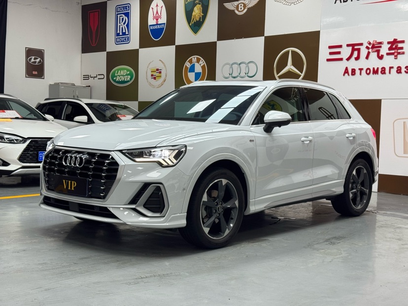 Audi Q3 2022 Audi Q3 2022 car image