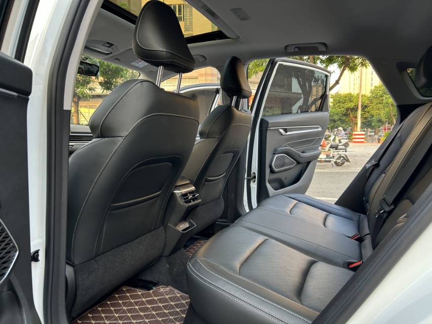 GEELY Emgrand 2023 car image #9