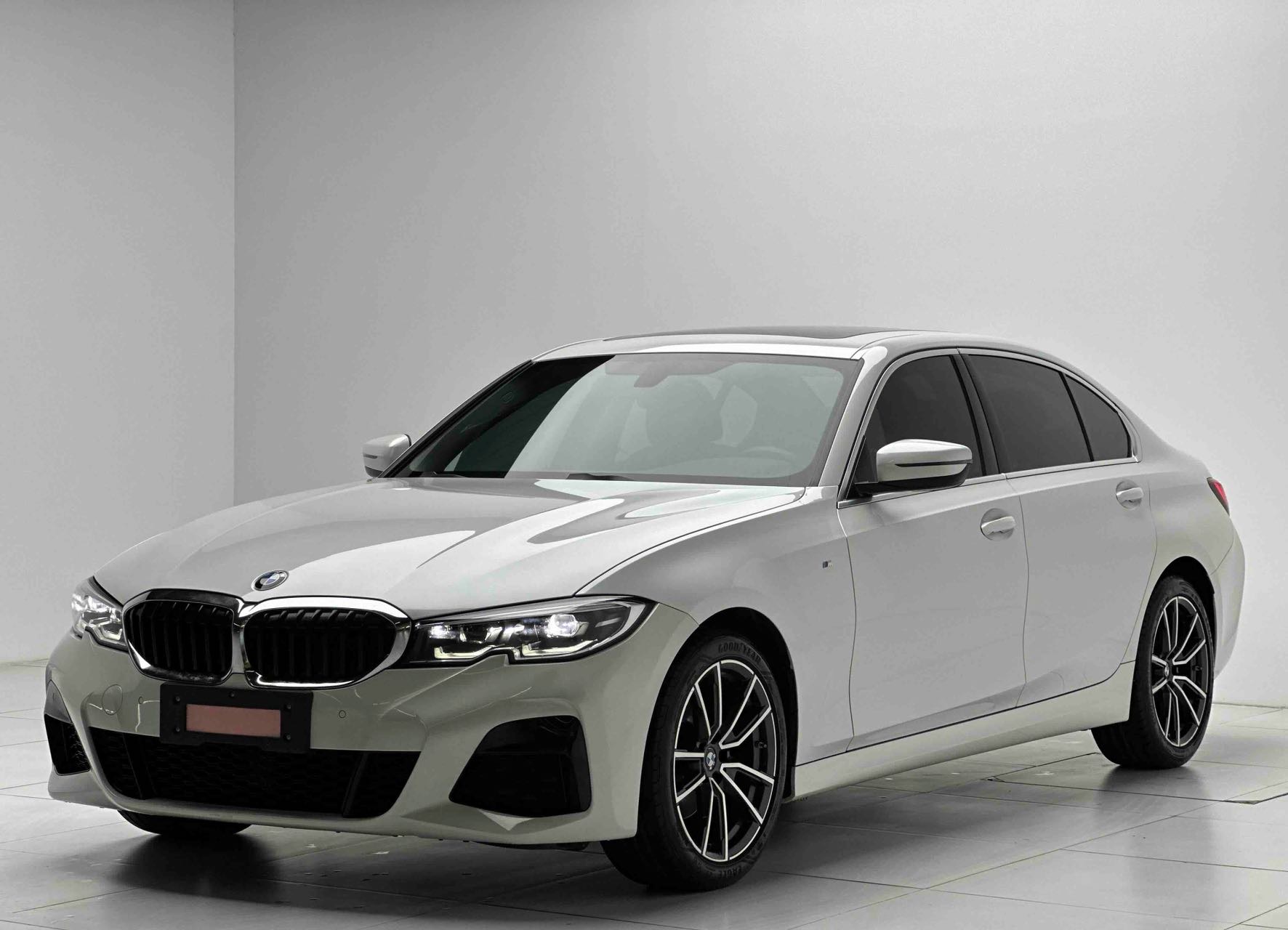 BMW 3 Series 2022 car image 