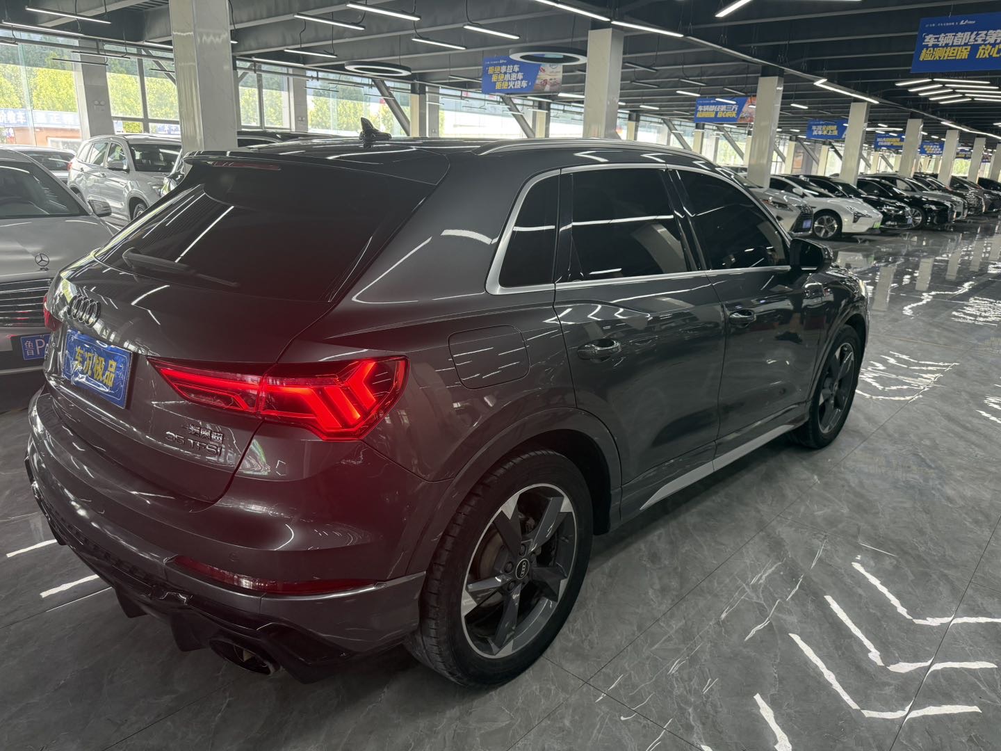 Audi Q3 2022 car image #7