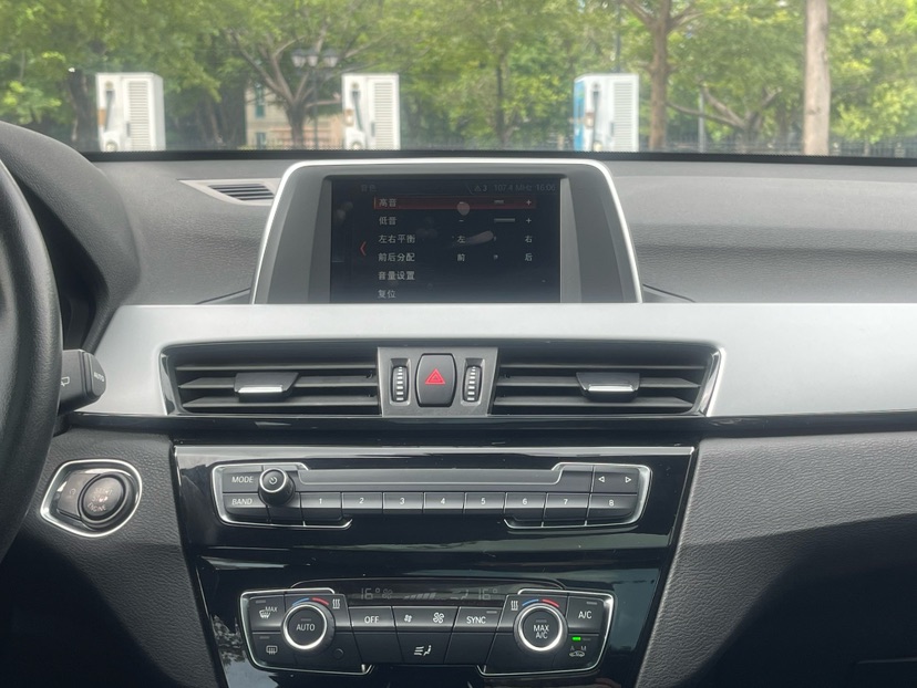 BMW X1 2019 car image #12