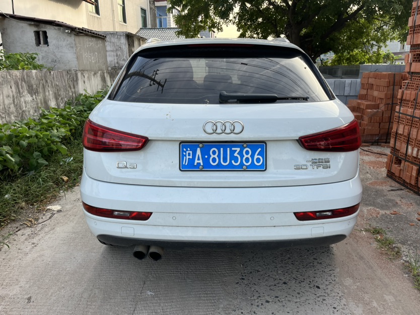 Audi Q3 2016 car image #8