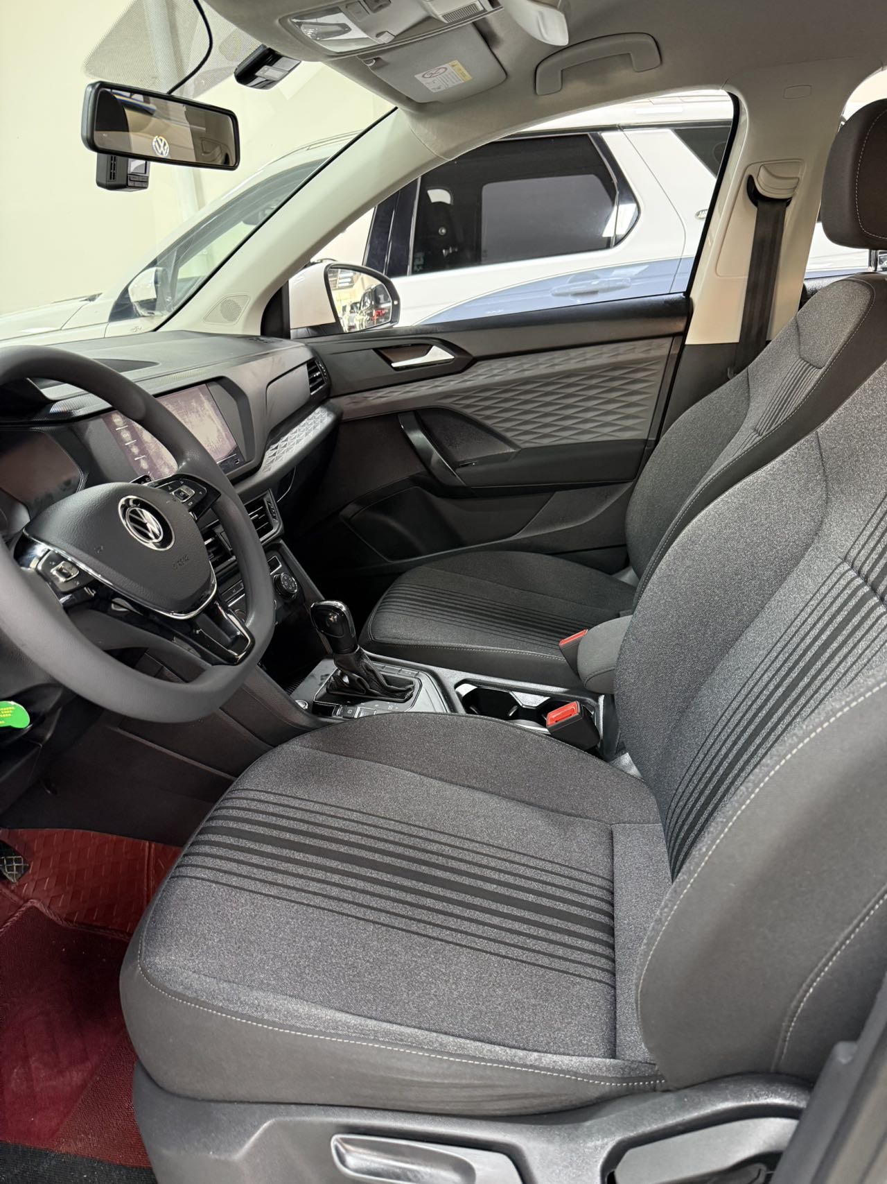 Volkswagen Tharu 2021 #4 Volkswagen Tharu 2021 صورة سيارة #4