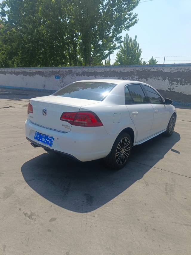 Volkswagen Bora 2015 car image #4