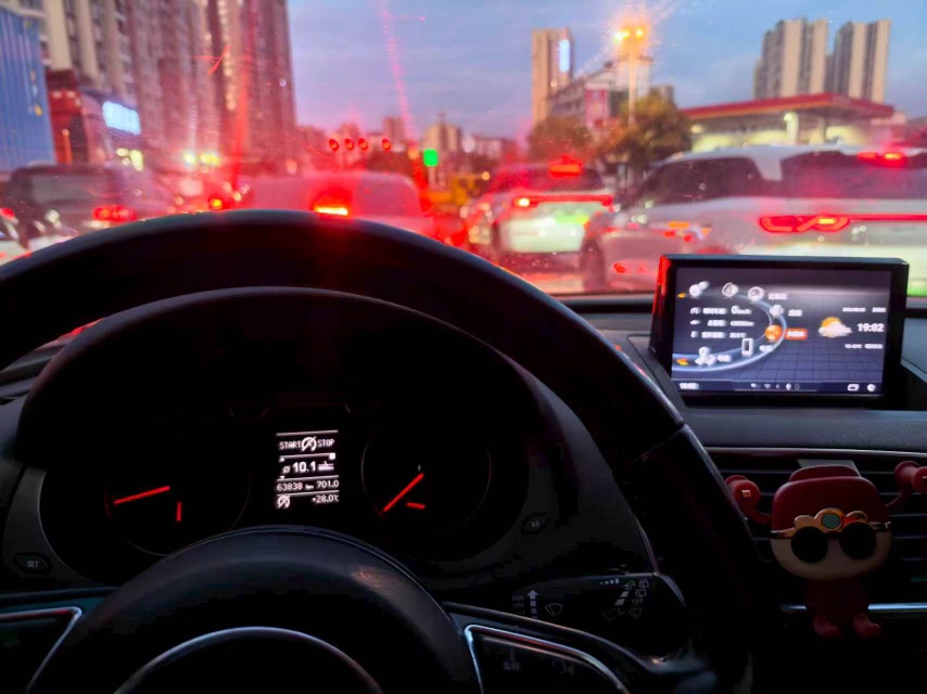 Audi Q3 2015 #9 Audi Q3 2015 car image #9