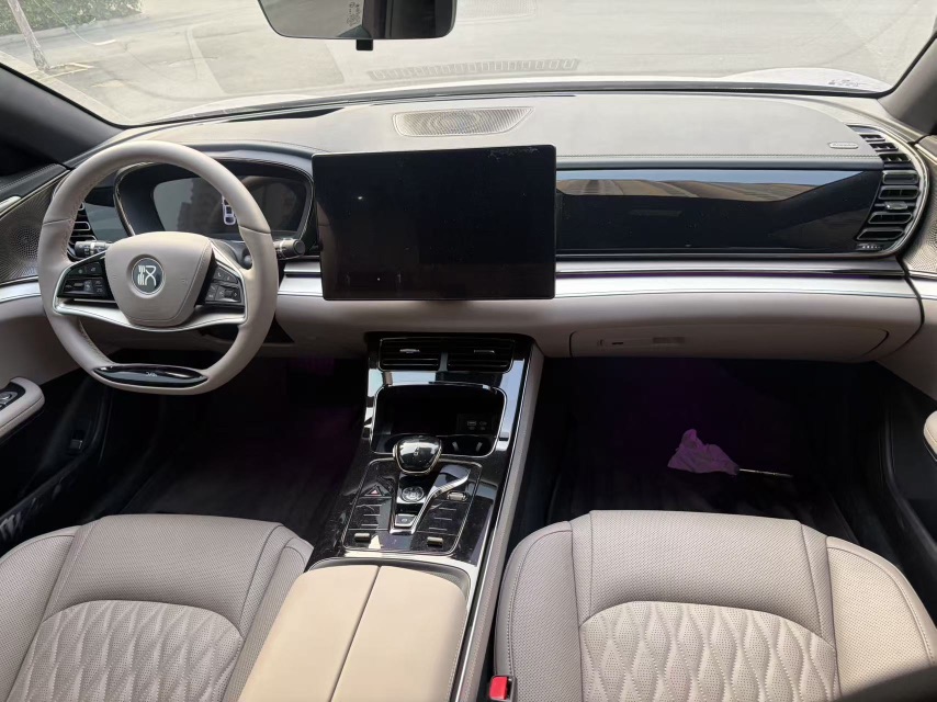 BYD Han 2024 car image #9