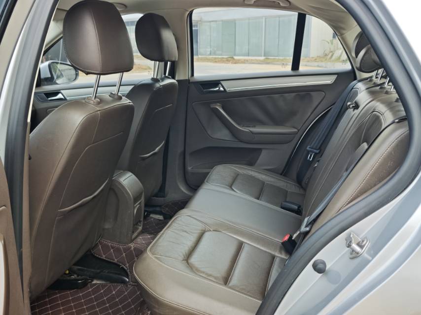 Volkswagen Bora 2014 car image #9