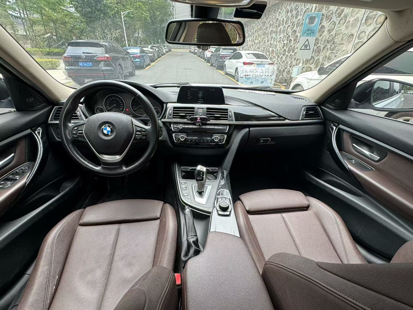 BMW 3 Series 2018 #4 BMW 3 Series 2018 car image #4