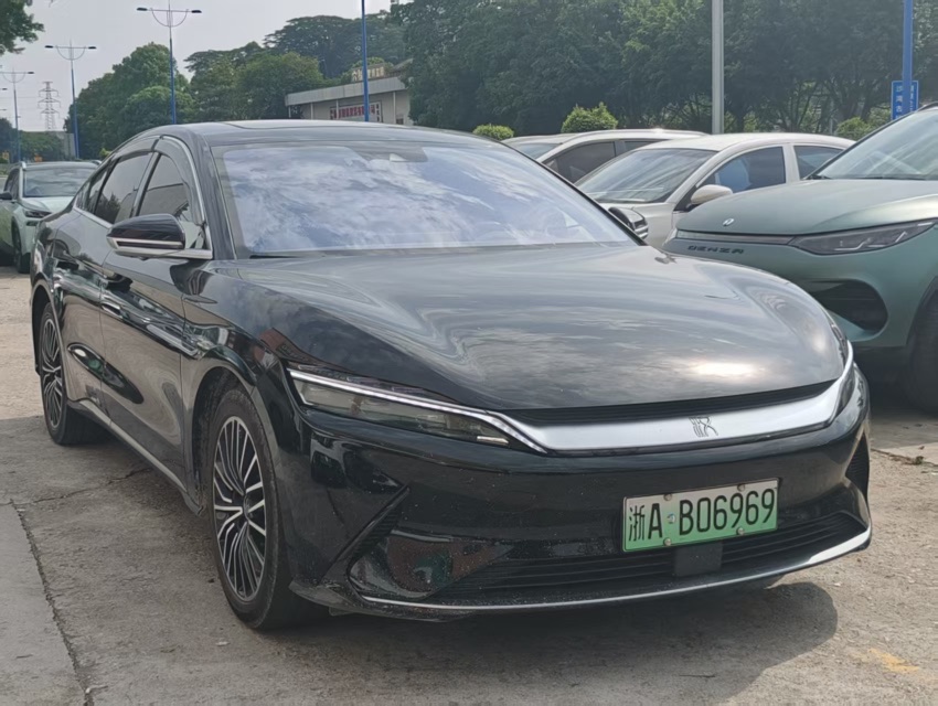 BYD Han 2023 car image #3