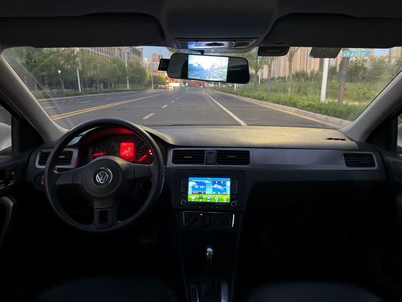 Volkswagen Santana 2014 car image #5