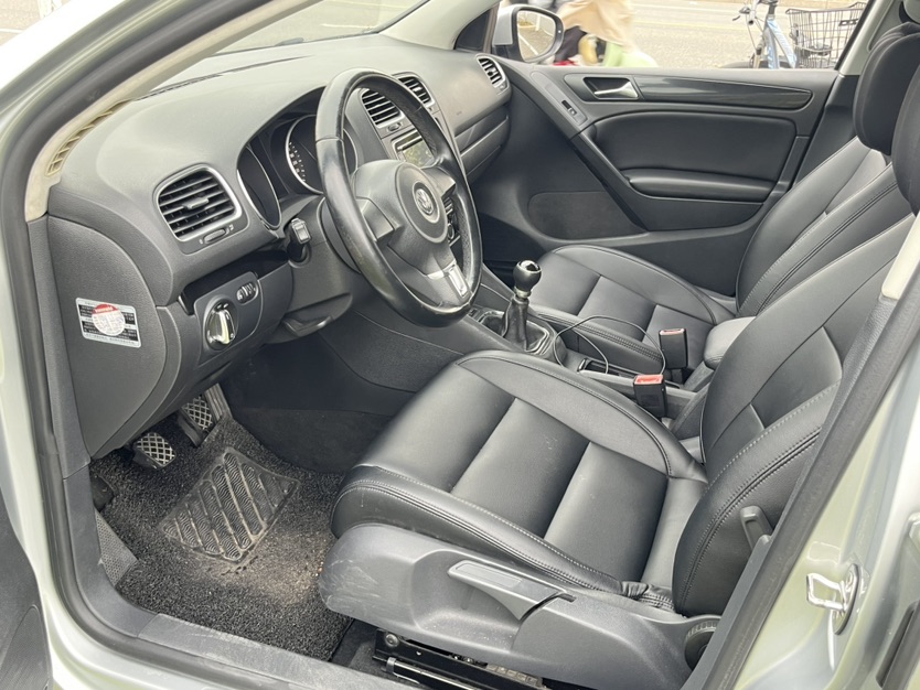 Volkswagen Golf 2012 car image #5
