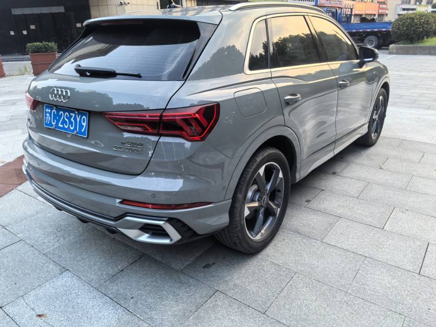 Audi Q3 2025 car image #4