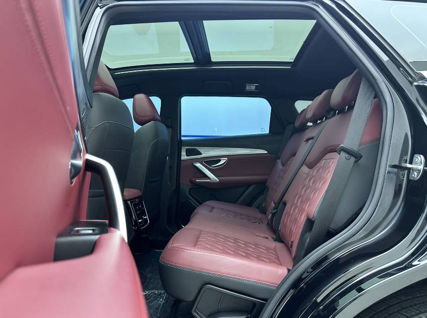 Jetour X70 PLUS 2023 #8 Jetour X70 PLUS 2023 car image #8