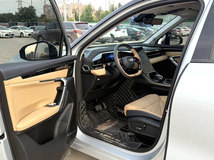GEELY Boyue L 2023 car image #3