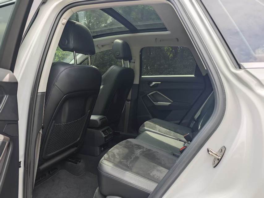 Audi Q3 2021 car image #8