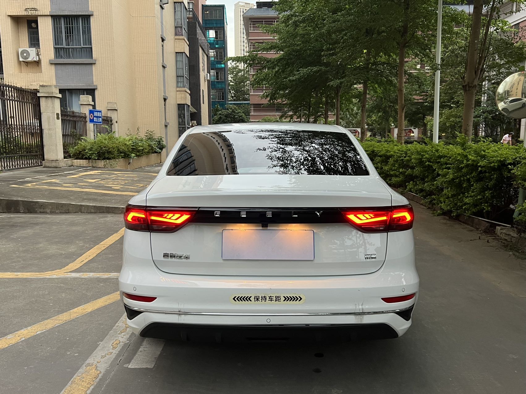 GEELY Emgrand 2024 car image #8