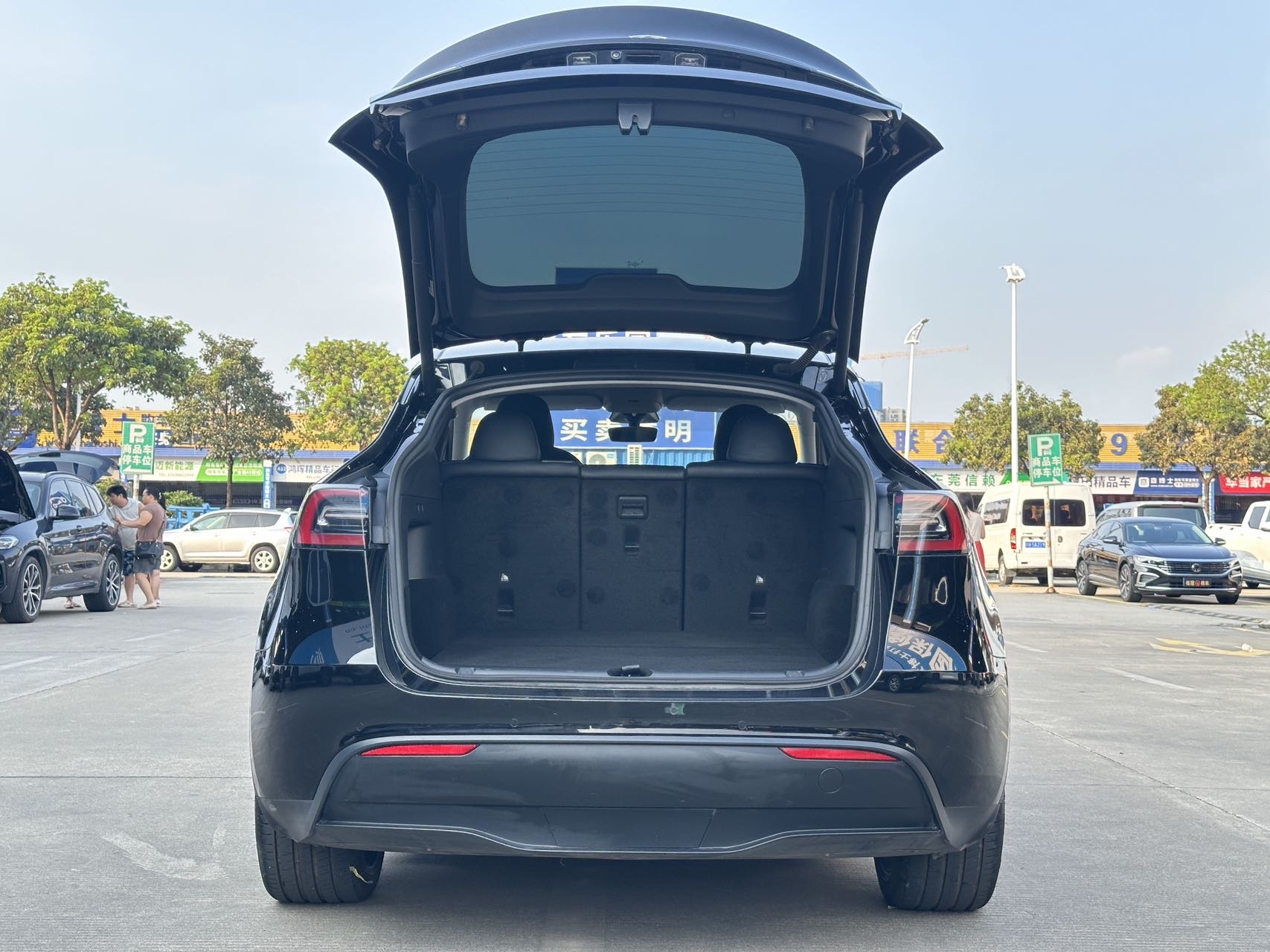 Tesla Model Y 2022 car image #9
