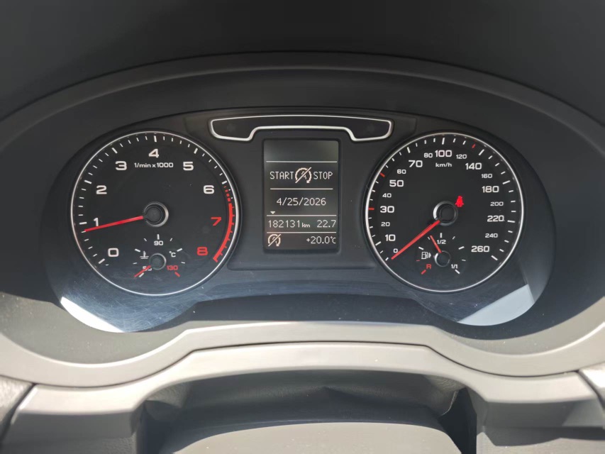 Audi Q3 2013 car image #7
