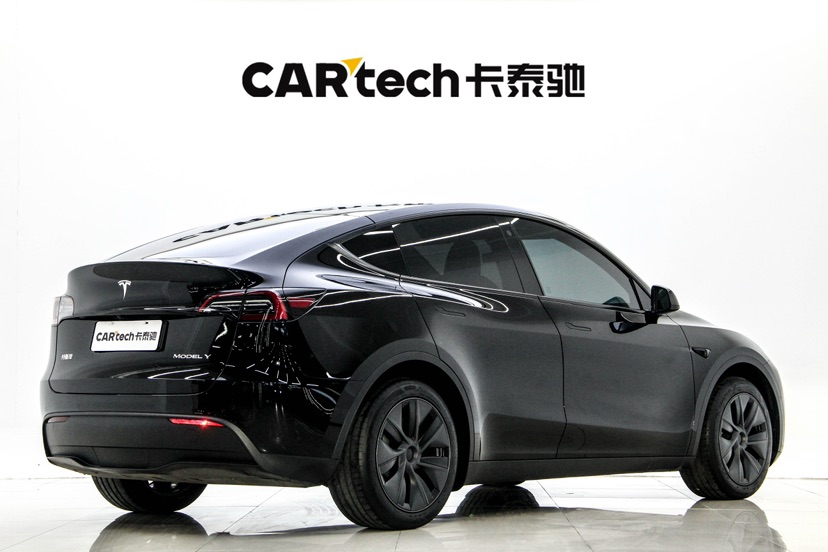 Tesla Model Y 2024 car image #3