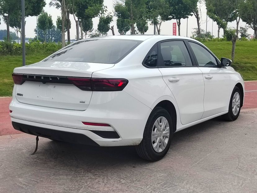 GEELY Emgrand 2025 #4 GEELY Emgrand 2025 car image #4