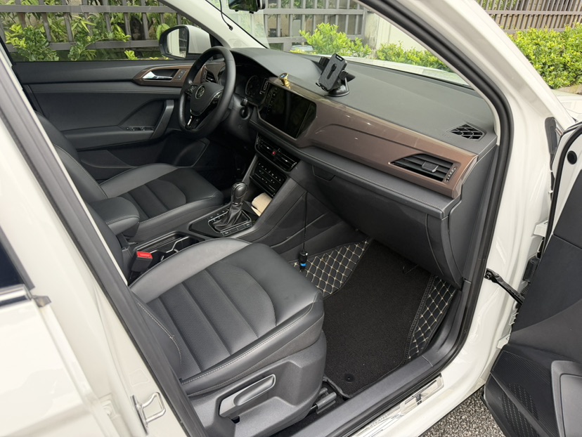 Volkswagen Tharu 2021 car image #9