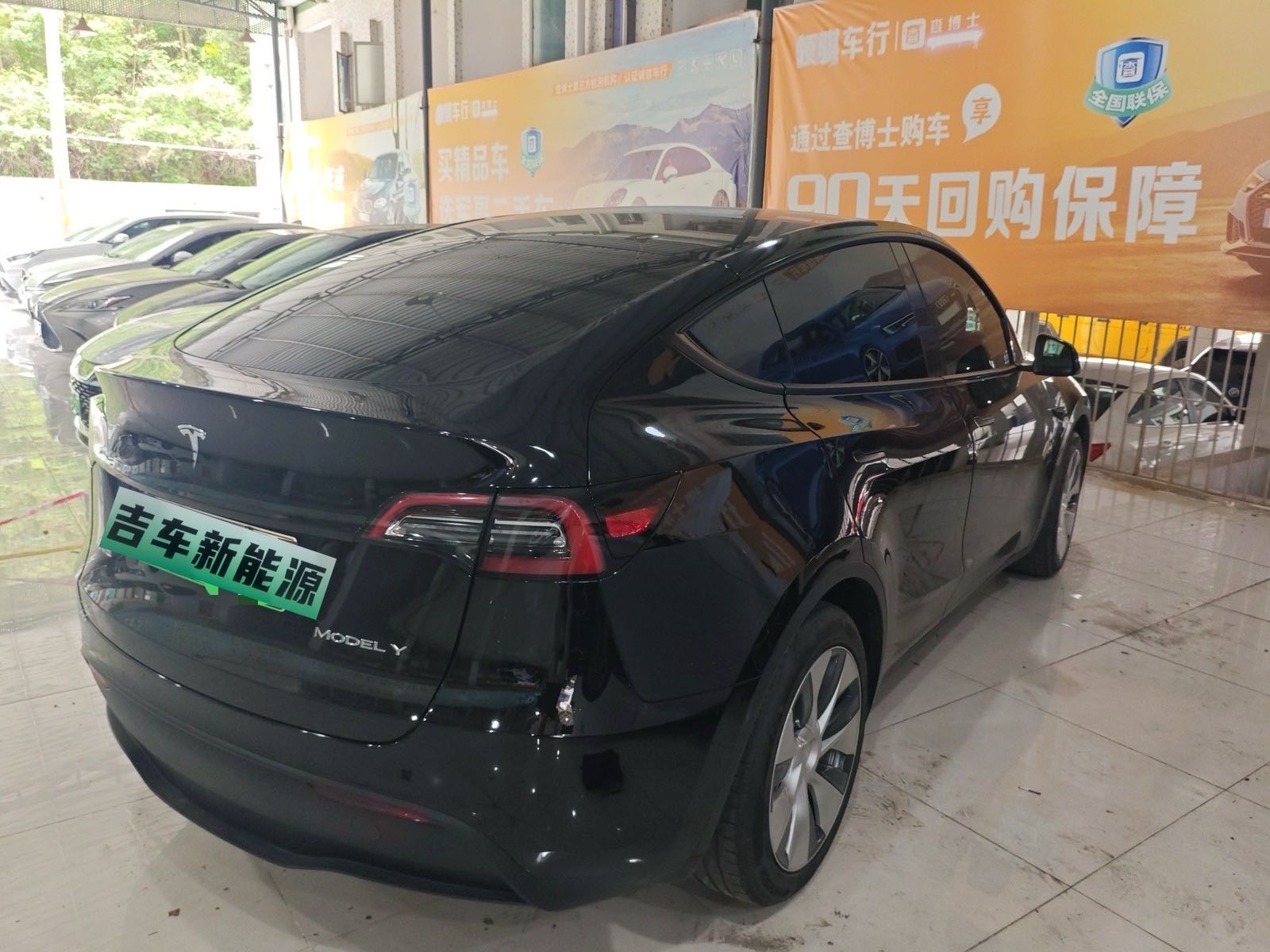 Tesla Model Y 2022 car image #2