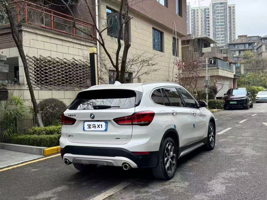 BMW X1 2022 car image #9