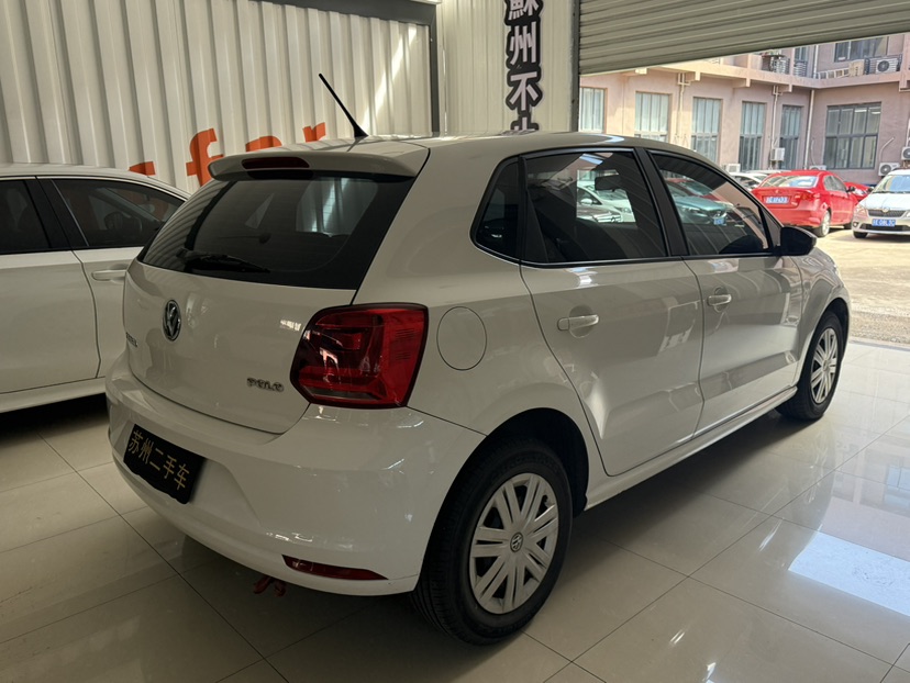 Volkswagen Polo 2016 car image #4