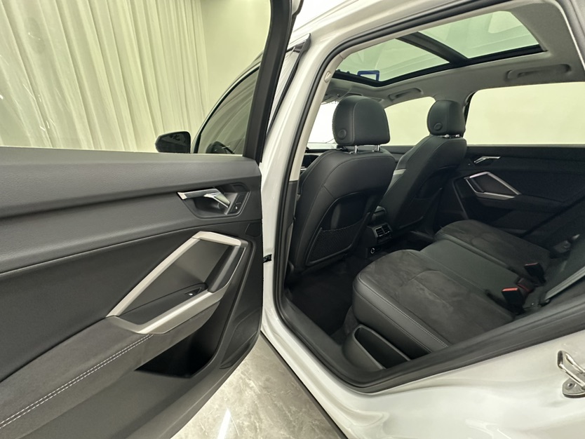 Audi Q3 2023 immagine di auto #8