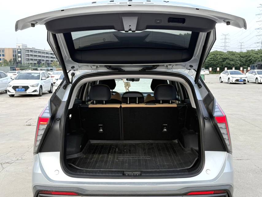 GEELY Boyue L 2023 car image #11