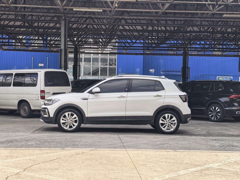 Volkswagen T-Cross 2021 #2 Volkswagen T-Cross 2021 car image #2