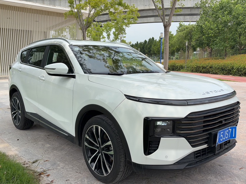 Jetour X70 PLUS 2024 car image #3