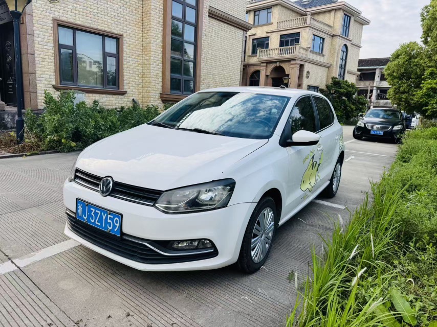 Volkswagen Polo 2016 car image 