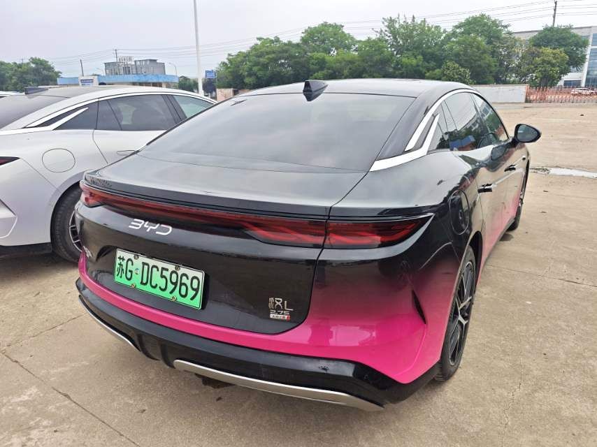 BYD HanL 2025 صورة سيارة #5