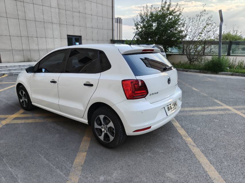 Volkswagen Polo 2016 car image #7