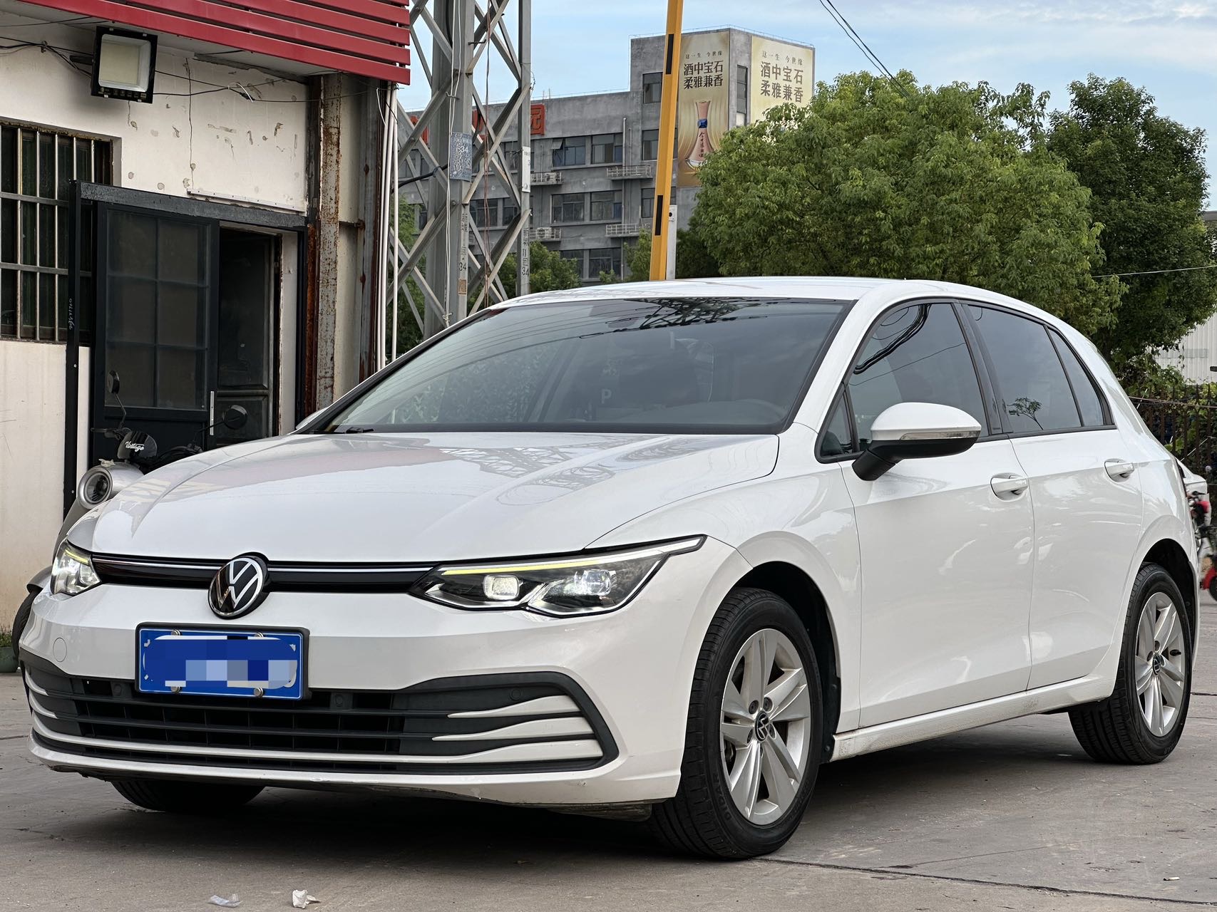 Volkswagen Golf 2023 car image 