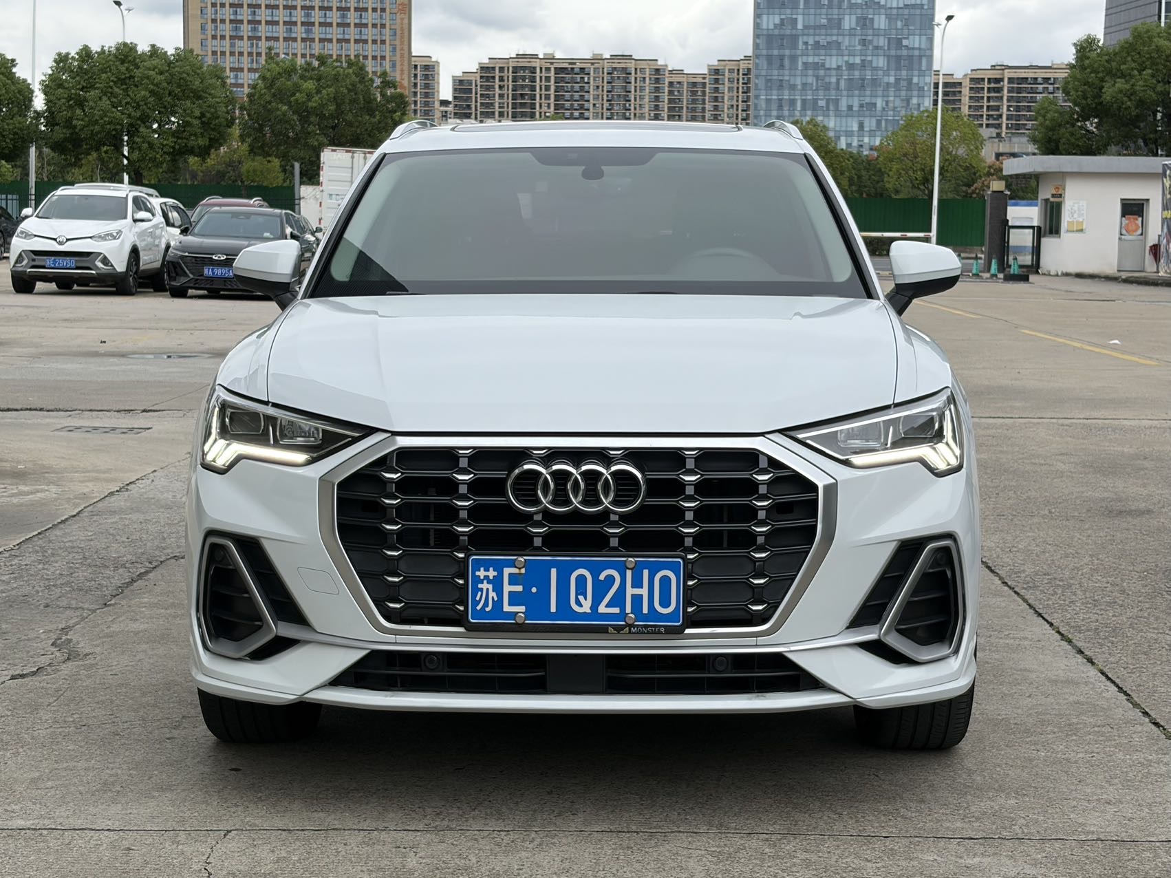Audi Q3 2020 car image #2