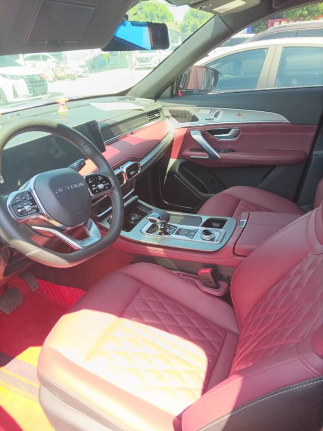 Jetour X70 PLUS 2024 car image #8