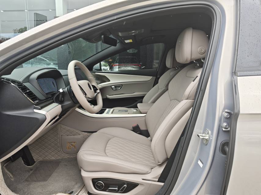 BYD Han 2025 immagine di auto #5