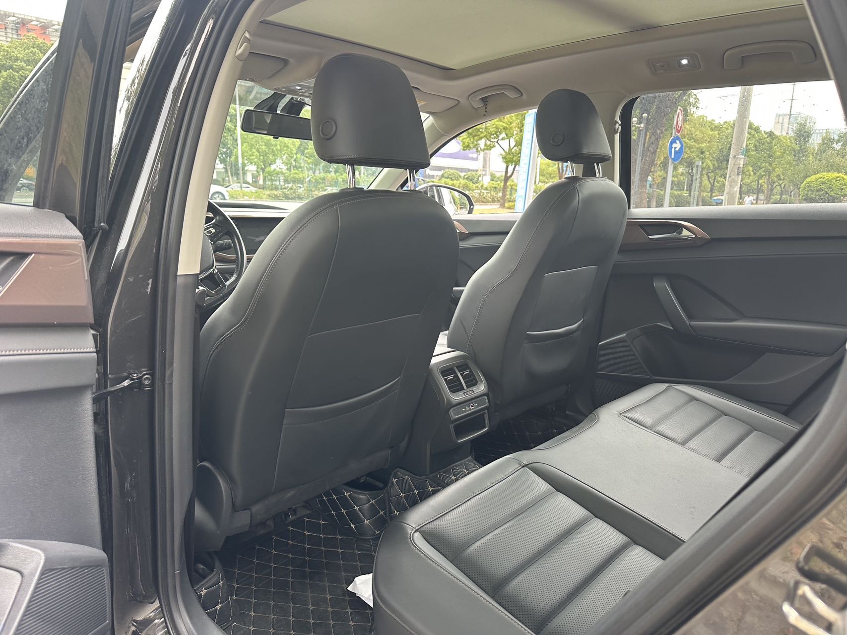 Volkswagen Tharu 2022 car image #5