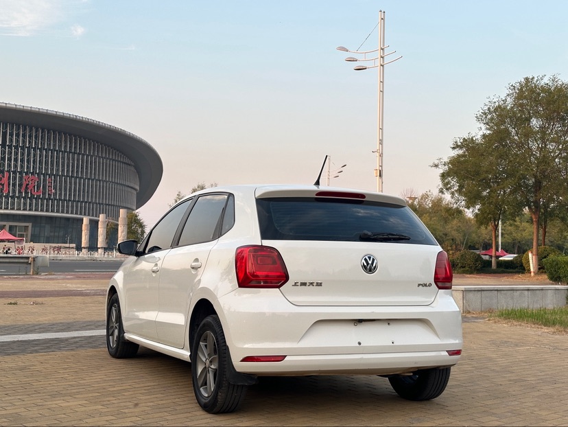 Volkswagen Polo 2015 #6 Volkswagen Polo 2015 car image #6