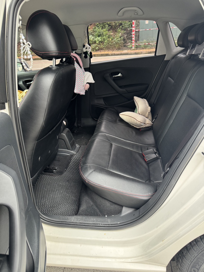 Volkswagen Polo 2016 car image #5