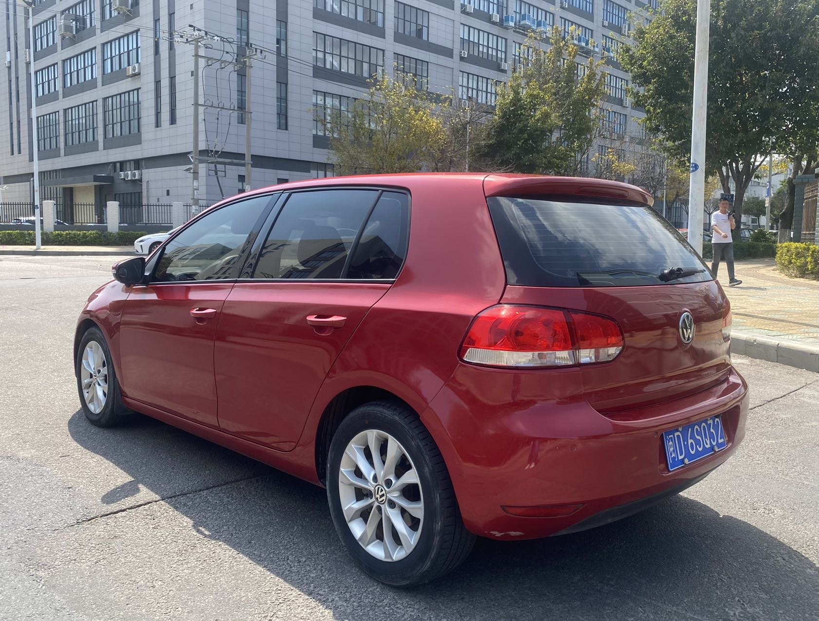 Volkswagen Golf 2011 car image #4