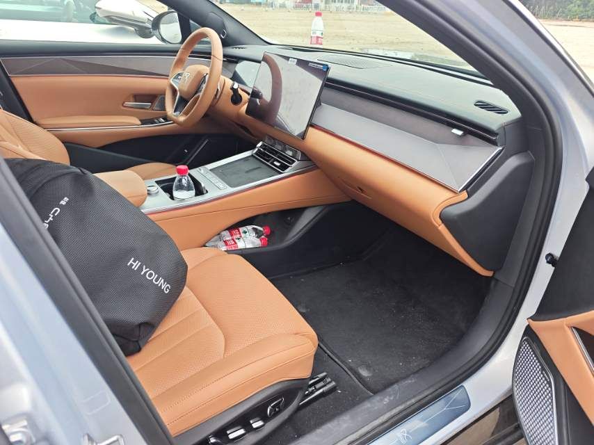 BYD HanL 2025 صورة سيارة #4