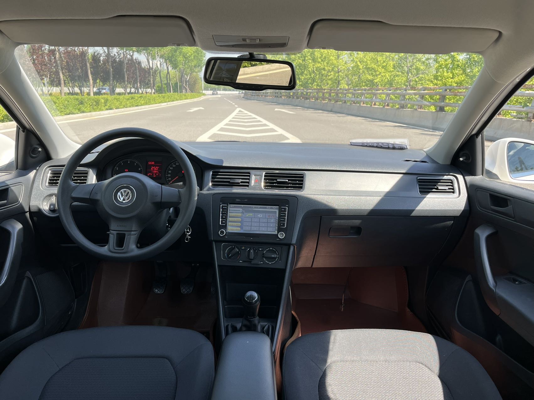 Volkswagen Santana 2014 car image #6
