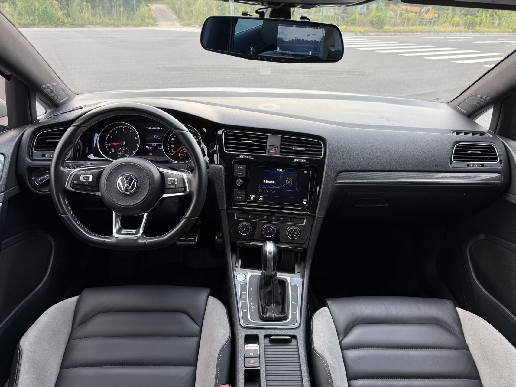 Volkswagen Golf 2019 car image #6