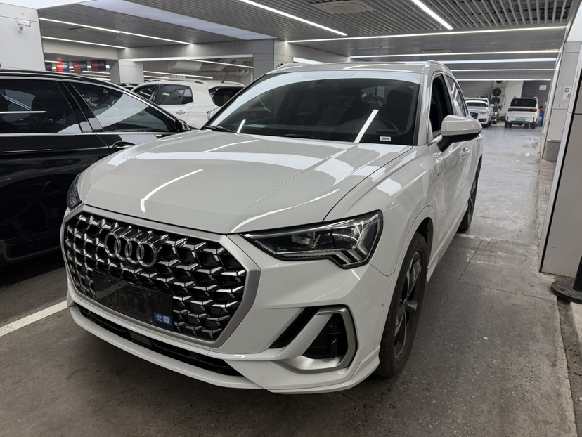 Audi Q3 2025 car image 