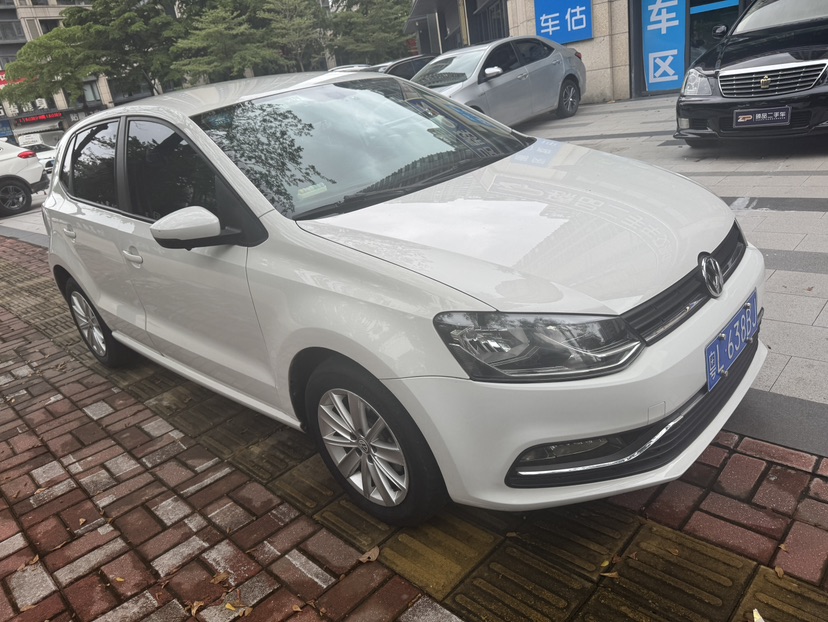 Volkswagen Polo 2016 car image #3