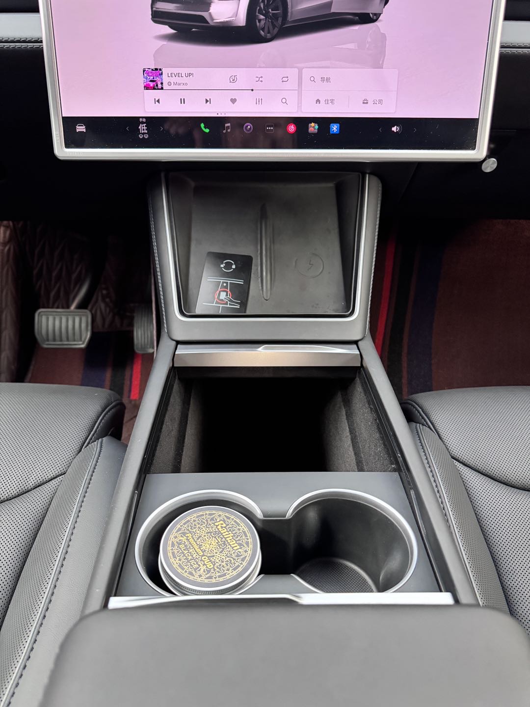 Tesla Model Y L 2026 #10 Tesla Model Y L 2026 car image #10